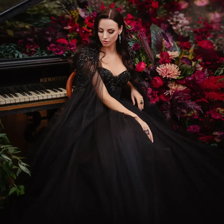 Blackfloralgothicweddingdress_blackflowertullelacedress_8 (1)